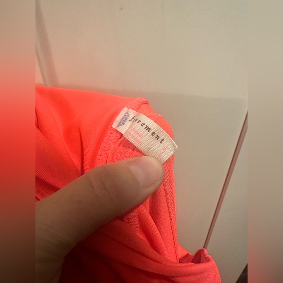 NWOT Free PeopleMovement End Game Performance Crop Legging In Neon Coral - Picture 8 of 9